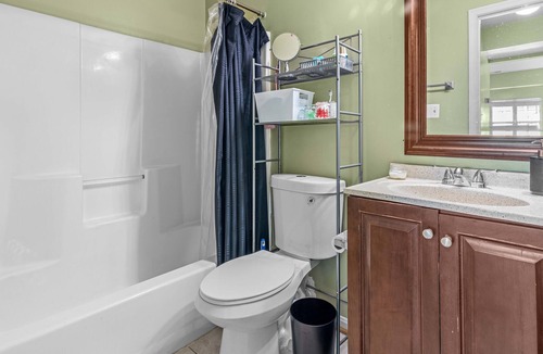 Manassas Apartment | Entire Condo Oasis in Old town Manassas