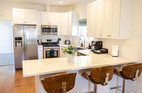 Downtown Los Angeles House | Entire Echo Park Gem, Walk to Dodgers | DTLA