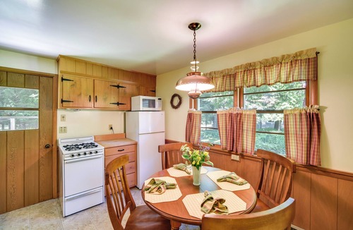 Fish Creek Cottage | Ephraim Vacation Rental - 3 Mi to Fish Creek Beach