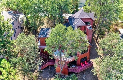 Lake Arrowhead Ski Chalet | EPIC VIEWS/SAUNA/GYM/SPEAKEASY/COLD PLUNGE/LUX/BOTIQUE CHALET