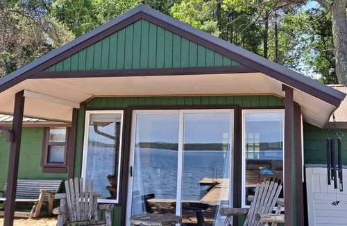 Motley Cabin | Escape to Your Private Lakefront Paradise on Lake Shamineau. Brand New Remodel!