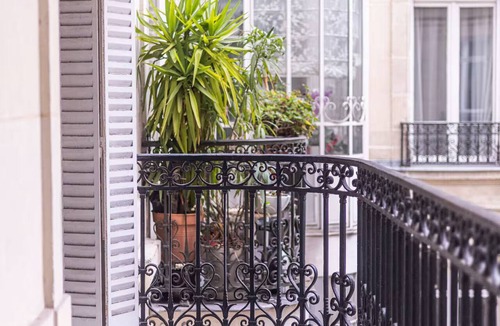 8th Arrondissement Apartment | Exceptional 5 bedroom apartment in Champs Elysees