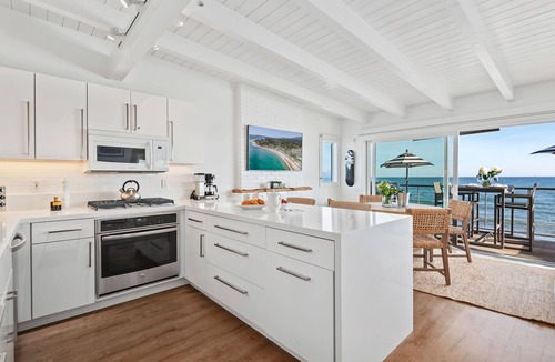 Montecito House | Exclusive Luxury Beachfront Home With Two Separate Units