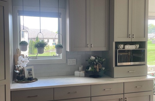 Green Bay House | EXECUTIVE 3 bedroom/3 bathroom lake-view home just 15 minutes from Lambeau !