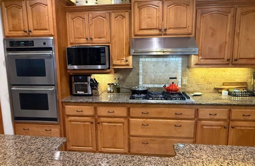 Neenah House | Executive 4 Bedroom Home/Close to NFL Draft in Green Bay & EAA event in Oshkosh