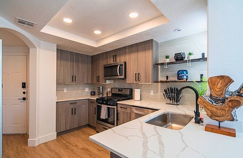 Kierland Condo | Executive Golfside Remodeled Side by Side Suites