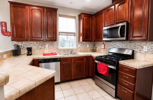 West Sacramento House | Executive Home 30+ Day Ideal for Traveling Professionals & Insurance Housing