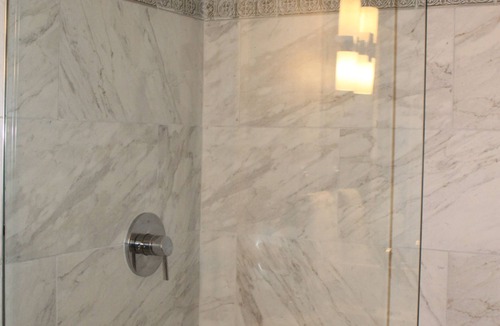 Edina Hotel | Executive Queen Room in Charming Minneapolis Boutique Hotel