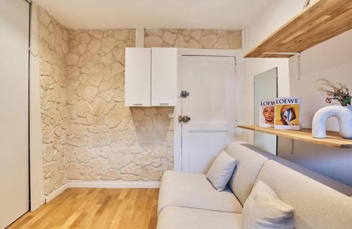 Quartier de la Plaine-de-Monceaux Apartment | EXPERIENCE AUTHENTIC PARISIAN LIVING NEXT TO CHAMPS ELYSEES