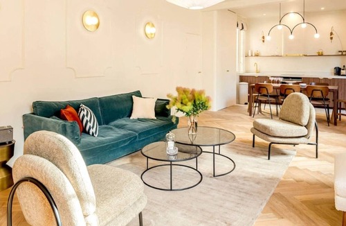 Vivienne Apartment | Experience the charm of Paris in a beautiful home nestled in a Art Deco Building
