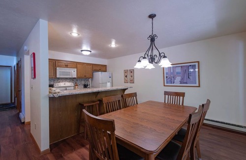 Baileys Harbor Condo | Experience The Rushes: 2BR Condo with Fireplace & Lake View
