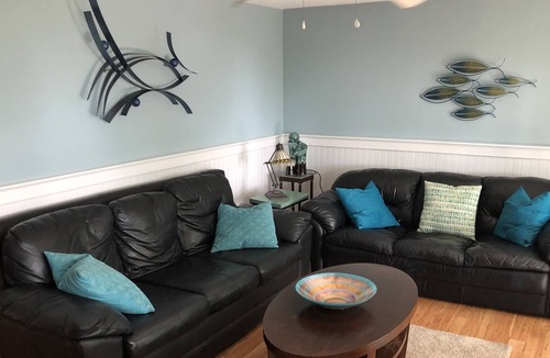 West Falmouth House | Exquisite Home, Steps To Old Sliver, Panaromic Oceanview, Sunsets, NO SHARKS