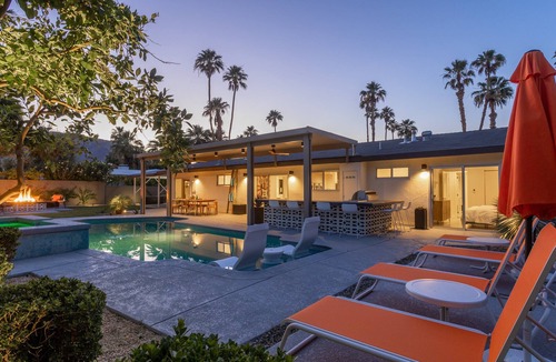 El Mirador House | Fab Four at El Mirador – Midcentury Pool Retreat