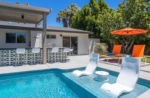 El Mirador House | Fab Four at El Mirador – Midcentury Pool Retreat