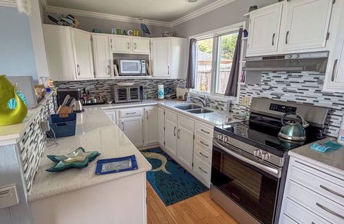 Bodega Bay House | Fabella - Ocean front cottage, spectacular Views, short walk to the beach.