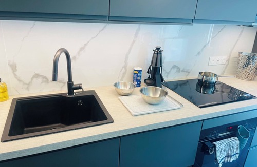 Les Puces de Saint-Ouen Apartment | Fabulous 3BR Apt at the doors of Paris, view on Sacre Coeur, parking, WiFi A/C