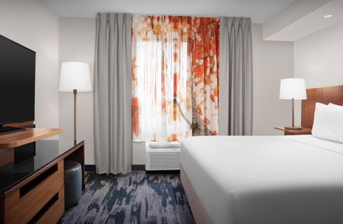 Sterling Hotel | Fairfield Inn & Suites by Marriott at Dulles Airport