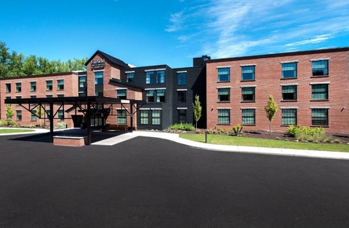 Williamstown Hotel | Fairfield Inn & Suites by Marriott Williamstown