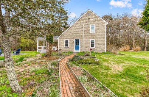 West Barnstable House | Family 4BR Cape Home Firepit Outdoor Shower