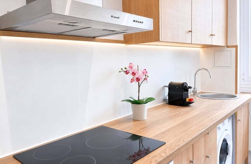 Saint-Lambert Apartment | Family appartment with lift - Eiffel Tower