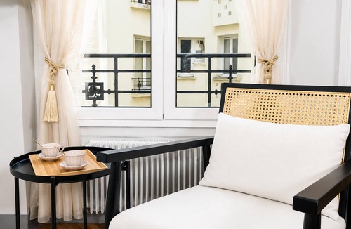 Saint-Lambert Apartment | Family appartment with lift - Eiffel Tower