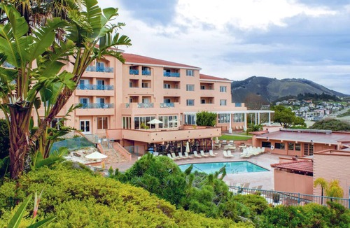 Avila Beach Hotel | Family Beach Getaway! Free Parking, Onsite Pool, Near Avila Beach Pier!