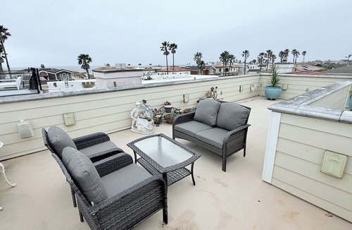 Oxnard Shores House | Family Beach House w ocean view & bonus office room