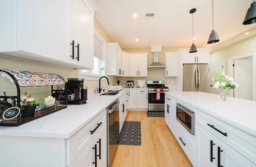 West Codman Hill - West Lower Mills Apartment | Family-Friendly 3BR Apt - Easy Downtown Boston Accesss - near Franklin Park 603
