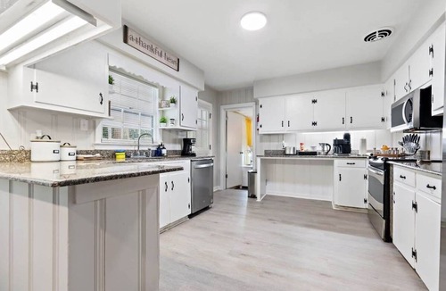 Mobile House | Family-Friendly 4BR House with Open Yard and Relaxing Patio