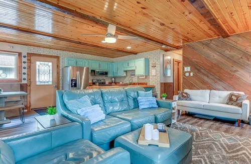 New Lisbon House | Family-Friendly Cabin Getaway On Castle Rock Lake Space to Relax & Play
