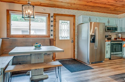 New Lisbon House | Family-Friendly Cabin Getaway On Castle Rock Lake Space to Relax & Play