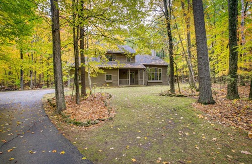 Sturgeon Bay House | Family-Friendly Home in Sturgeon Bay w/Backyard