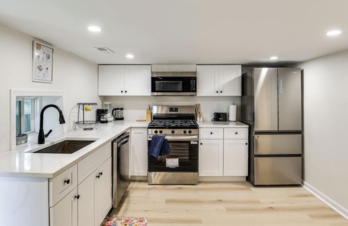 Marley House | Family Fun Awaits! Waterfront Home on Marley Creek