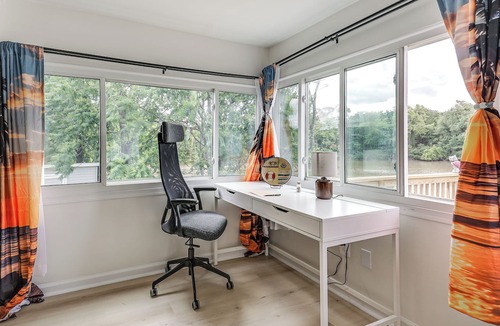 Marley House | Family Fun Awaits! Waterfront Home on Marley Creek