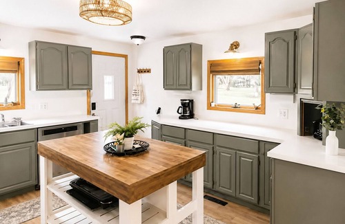 Hayward House | Family fun historic cabin between LCO and Grindstone Lakes