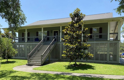 Shoreline Park House | Family Getaway w/ Pool & Dock