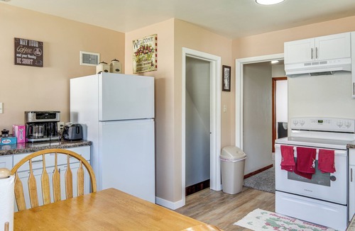 Waterloo Cottage | Family Home By Theme Park & Waterloo Arts District