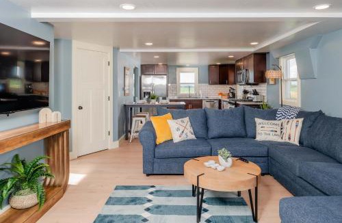 Butte Des Morts House | Family Lake House Vacation 4BR 3BA New Renovate