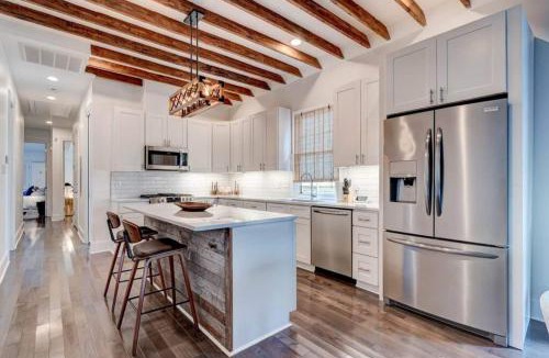 Saint Thomas Development House | Family-ready home w chef's kitchen in Lower Garde