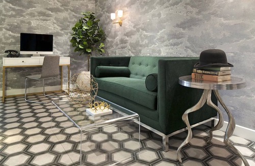 Pico - Robertson Hotel | Family Ready Rooms 10 Mins Away from Beverly Hills | 3 Rooms