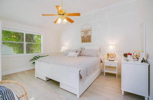 Ojai House | Farmhouse in Ojai with views of the Sacred Topa Topas