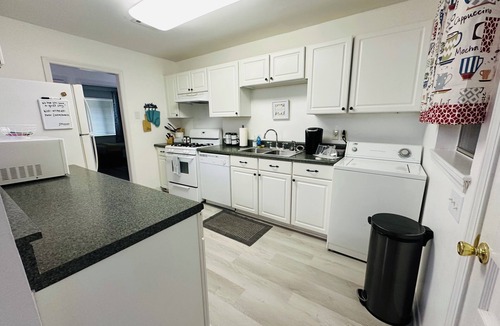 Gulfport House | “Feels like home” cozy stay just 0.5 mi to the beach!