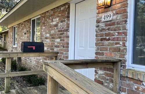 Gulfport House | “Feels like home” cozy stay just 0.5 mi to the beach!