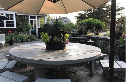 Saunderstown House | Field House, entire house Plum Beach, RI,