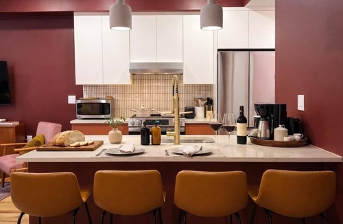 Spring Garden Apartment | Fifa Stay King 2BR 4 Beds Sleeps 8 Gym 5 Min Met