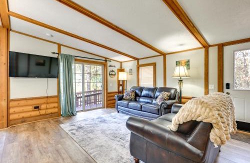 Krakow House | Fire Pit: Family-Friendly Cabin in Gillett!