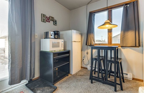 Neenah Apartment | Fish, Hike & Unwind: Studio 2 Mi to Lake Winnebago
