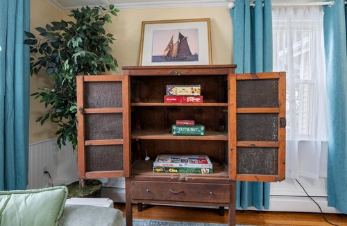 Gloucester Apartment | Fish & Ships on River Steps to Ocean, Blvd, Park