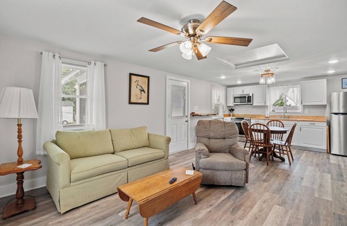 Chincoteague Cottage | Fisherman's Cottage | Cozy Island Retreat, Screened Porch, Walk to Town & Dog Friendly