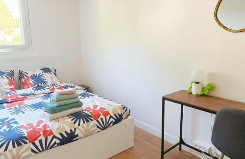 Noisiel Apartment | FLYHOME en mezzanine pour famille - 8 min à pied de Gare - Mi Disney & Paris
